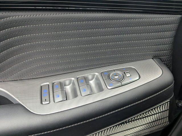 Used 2025 Hyundai Palisade Calligraphy FWD image 15