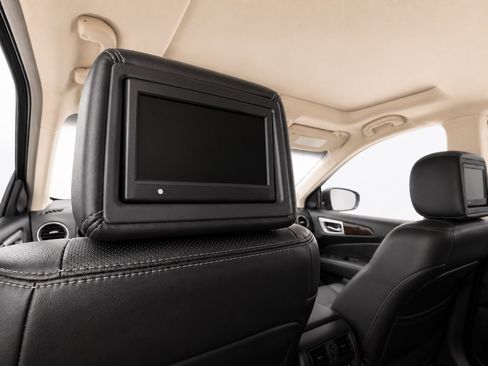Used 2014 Nissan Pathfinder Platinum w/ Platinum Premium Package FWD image 18