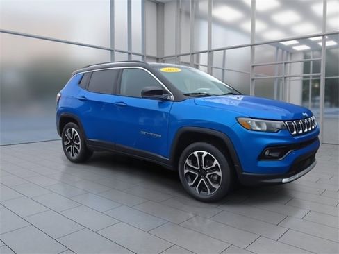 Used 2022 Jeep Compass Limited image 2