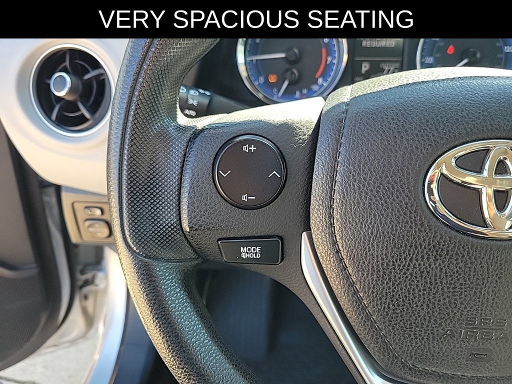 Used 2017 Toyota Corolla LE FWD image 20