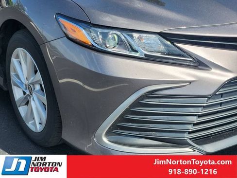 Used 2024 Toyota Camry LE FWD image 9