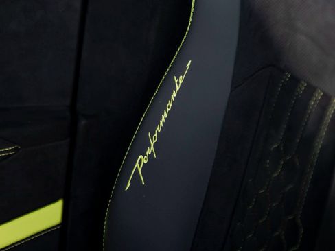 Used 2023 Lamborghini Urus Performante image 22