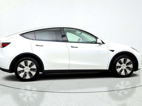 Used 2023 Tesla Model Y Long Range AWD/4WD image 4