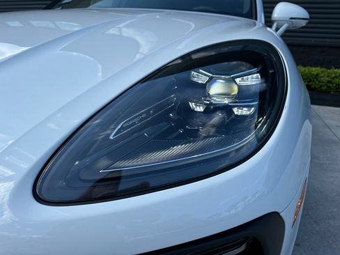 Used 2026 Porsche Macan AWD/4WD image 13
