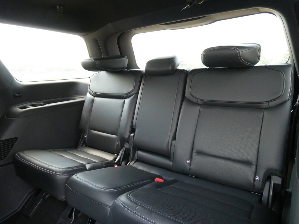 New 2027 Ford Expedition Platinum w/ Stealth Performance Package AWD/4WD image 16