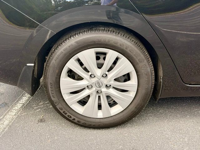 Used 2025 Nissan Sentra S FWD image 30