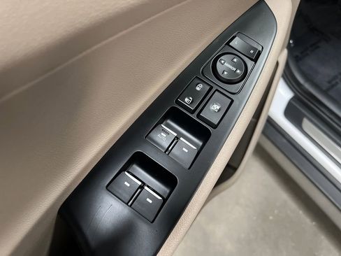 Used 2020 Hyundai Tucson Limited FWD image 13