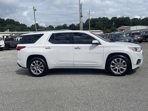 Used 2020 Chevrolet Traverse Premier AWD/4WD image 2