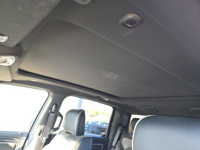 Used 2024 RAM 1500 Laramie AWD/4WD image 11