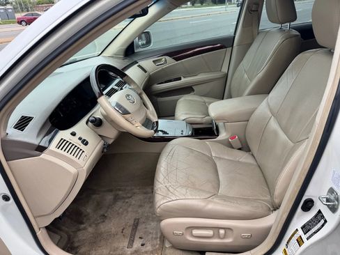 Used 2010 Toyota Avalon XL image 16