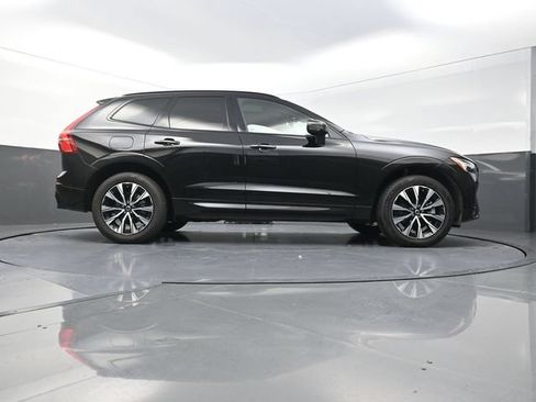 Used 2025 Volvo XC60 B5 Plus AWD/4WD image 37