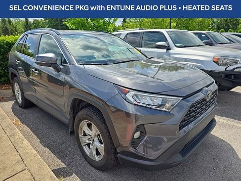 Used 2019 Toyota RAV4 XLE FWD image 1