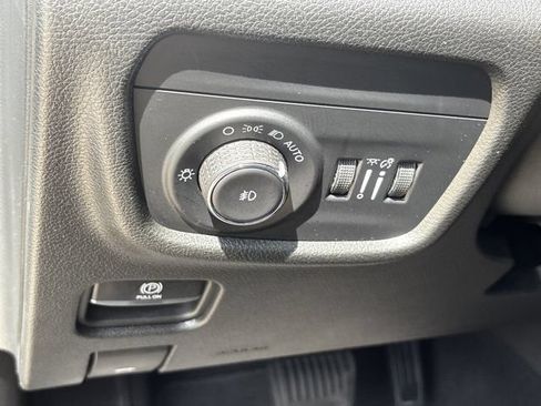 Used 2024 Jeep Grand Cherokee Limited AWD/4WD image 23