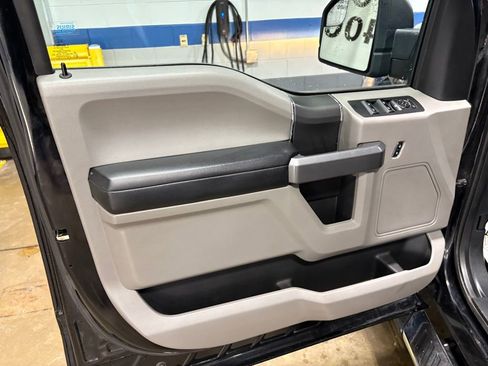 Used 2016 Ford F150 XLT w/ Equipment Group 302A Luxury AWD/4WD image 23