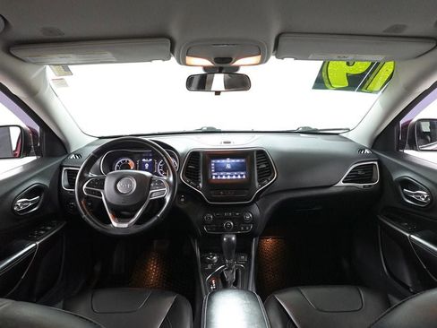 Used 2019 Jeep Cherokee Latitude Plus w/ Cold Weather Group image 7