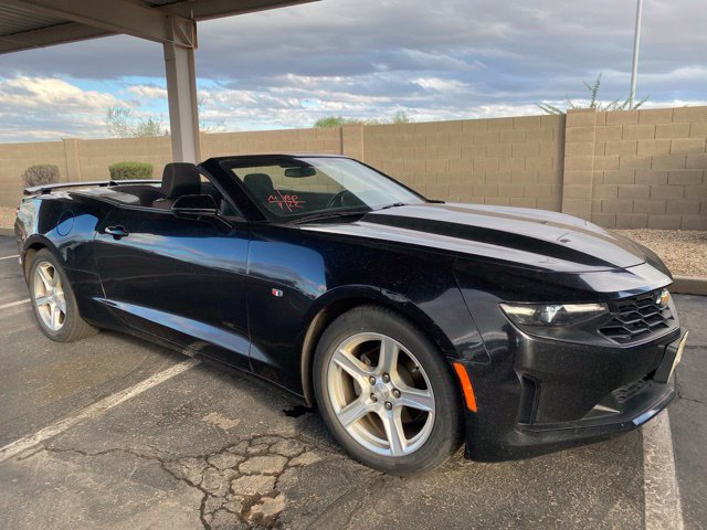 Used 2023 Chevrolet Camaro LT RWD image 4
