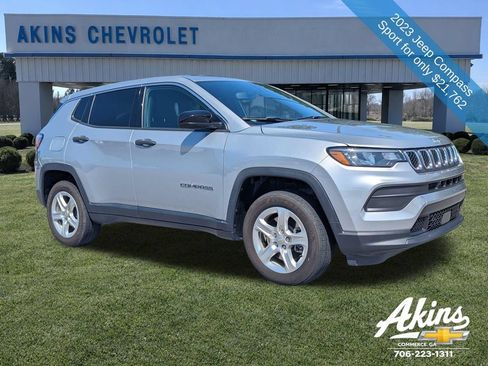 Used 2023 Jeep Compass Sport AWD/4WD image 2