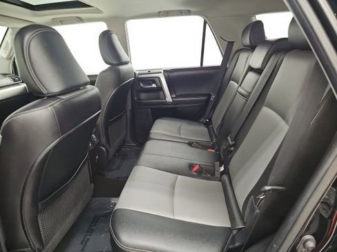 Used 2017 Toyota 4Runner SR5 AWD/4WD image 29