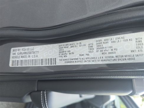 New 2025 Jeep Grand Cherokee Limited image 36