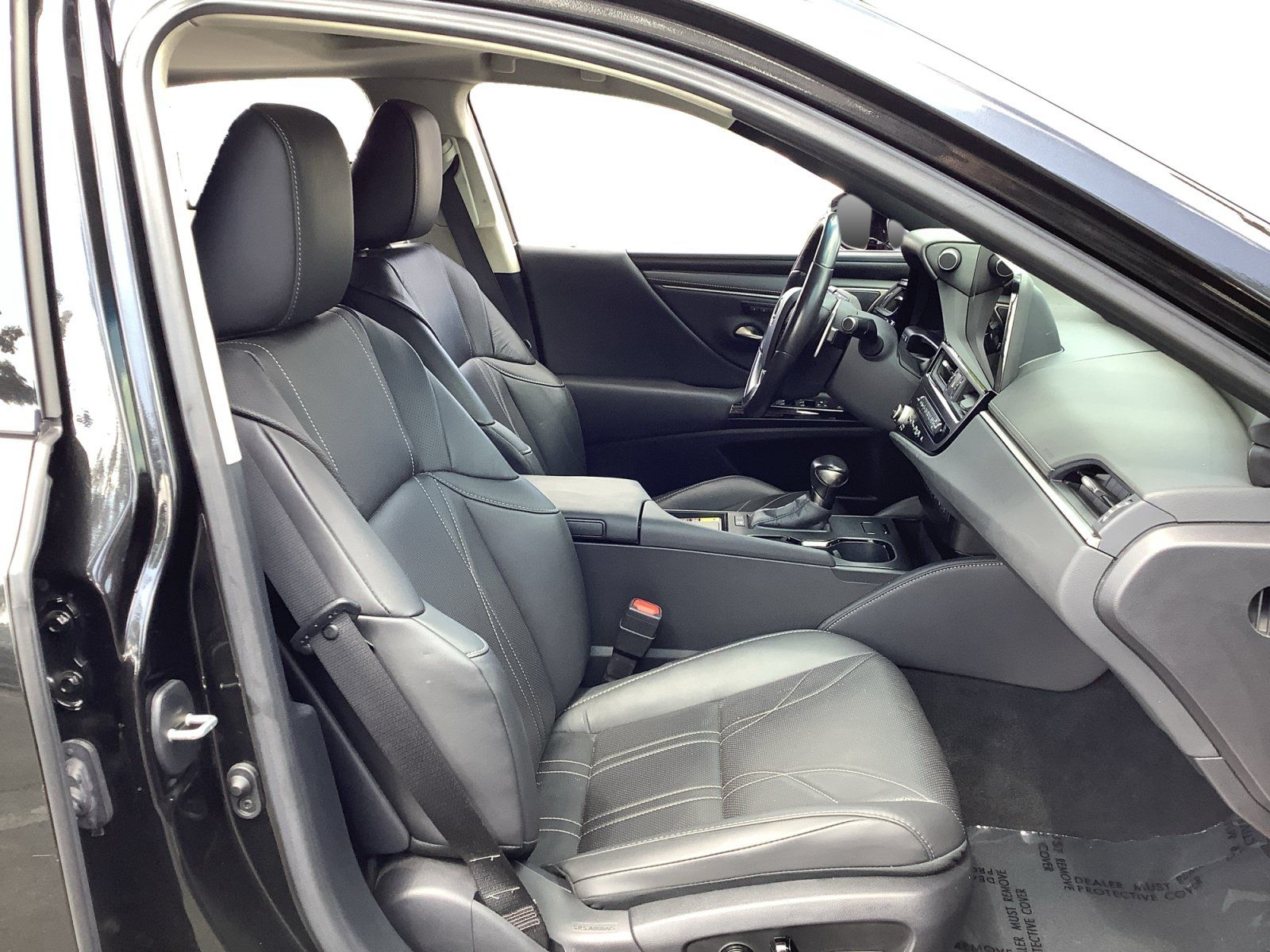 Used 2025 Lexus ES 300h w/ Luxury Package FWD image 15