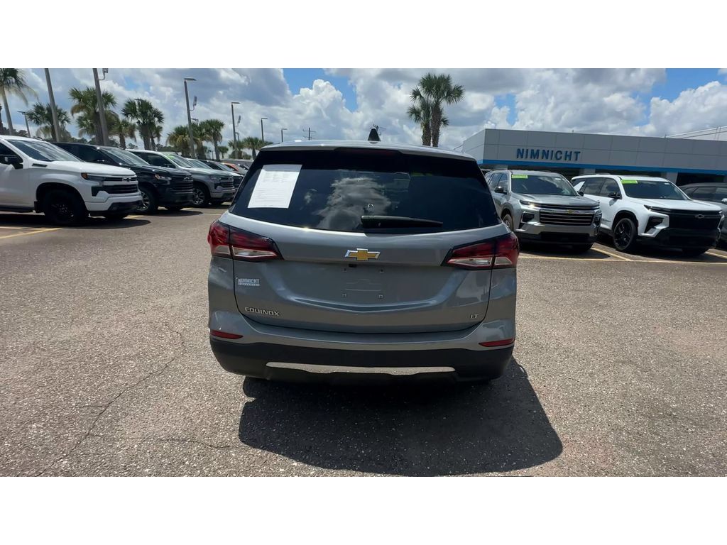Used 2024 Chevrolet Equinox LT FWD image 3