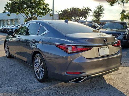 Used 2019 Lexus ES 350 w/ Luxury Package image 3