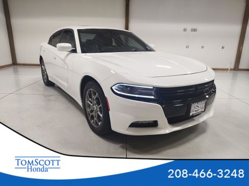 Used 2017 Dodge Charger SXT w/ AWD Plus Group image 1