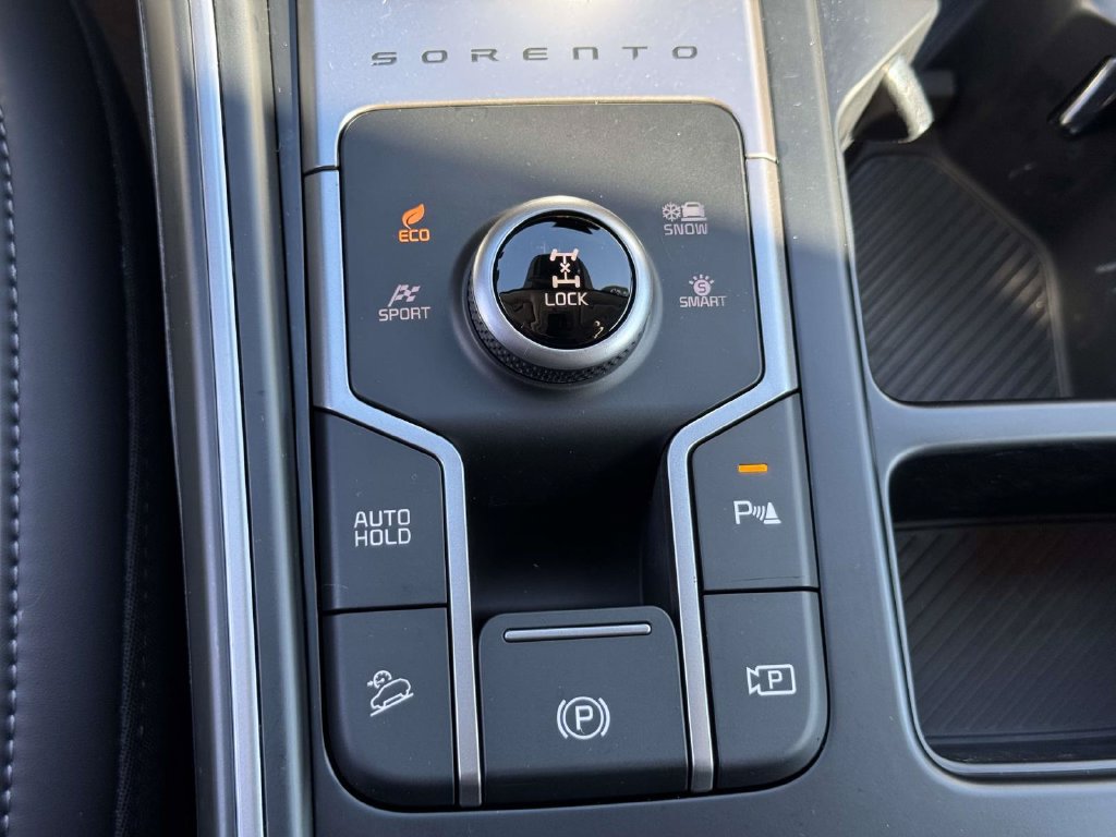 Used 2025 Kia Sorento EX AWD/4WD image 34