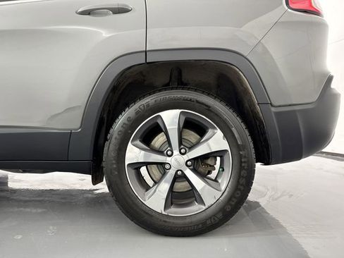 Used 2019 Jeep Cherokee Limited image 5