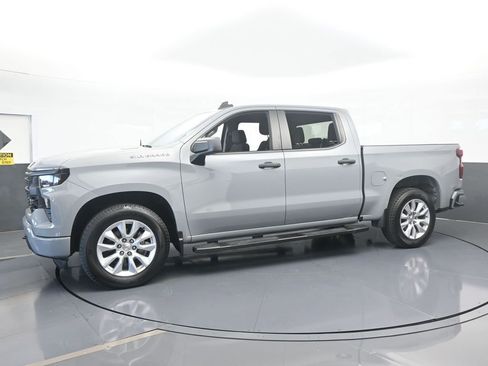 Used 2024 Chevrolet Silverado 1500 Custom image 2