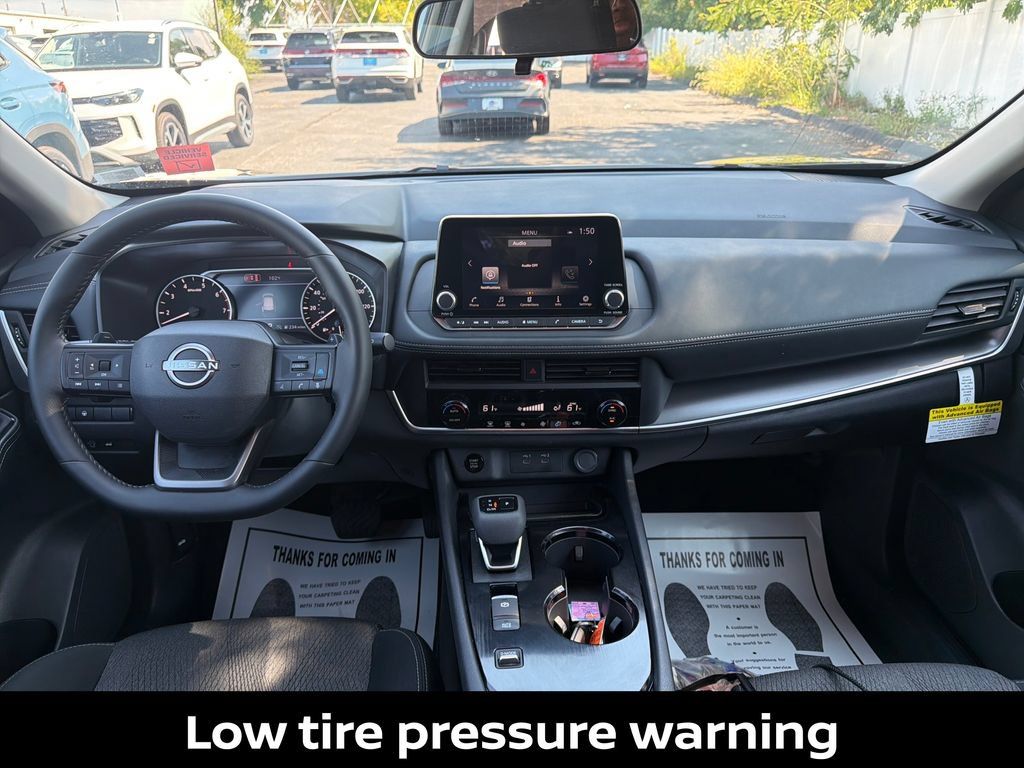 Certified 2026 Nissan Rogue SV FWD image 27