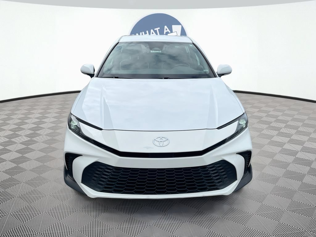 Used 2025 Toyota Camry SE FWD image 2
