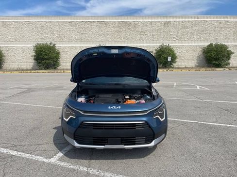 Used 2024 Kia Niro EX FWD image 18
