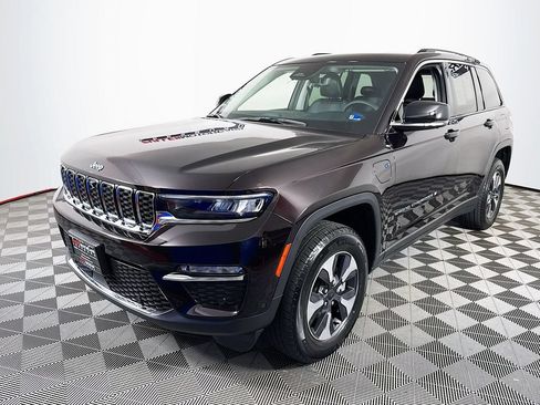 Used 2022 Jeep Grand Cherokee Limited 4xe w/ Luxury Tech Group II AWD/4WD image 3