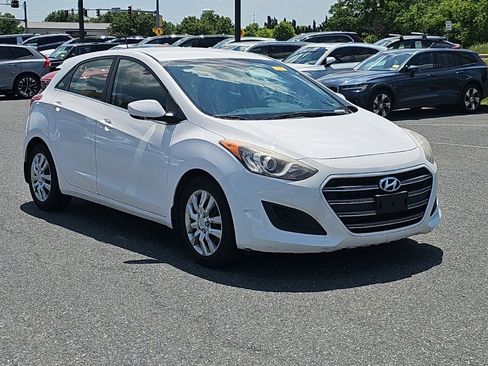 Used 2016 Hyundai Elantra GT FWD image 1
