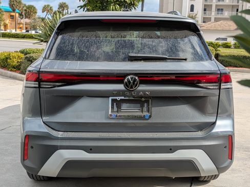 New 2026 Volkswagen Tiguan S FWD image 5