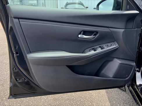 Used 2025 Nissan Sentra SV w/ All-Weather Package image 18