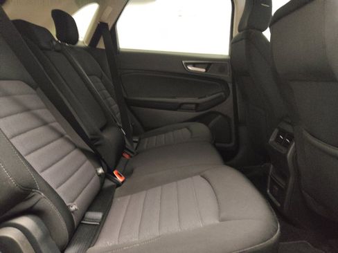 Used 2020 Ford Edge SE FWD image 19