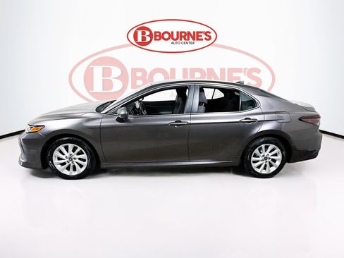 Used 2022 Toyota Camry LE AWD/4WD image 5