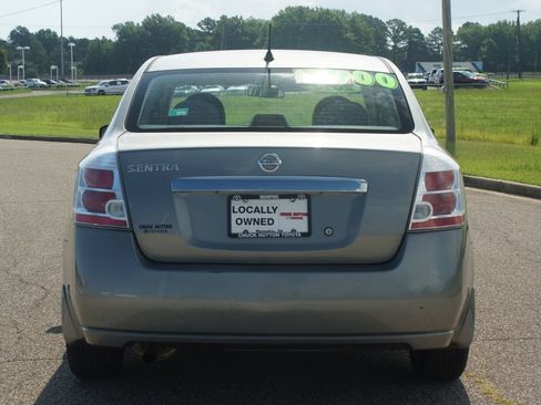 Used 2010 Nissan Sentra 2.0 S FWD image 3