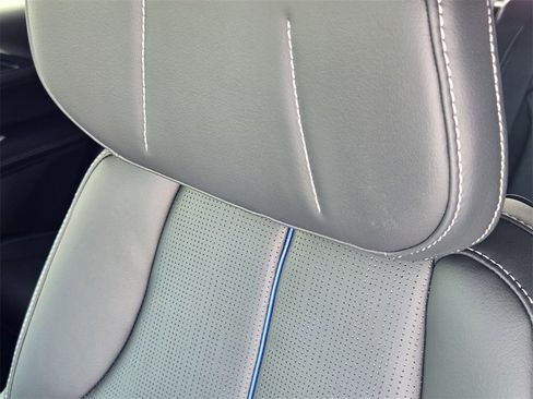 New 2025 Cadillac Lyriq Luxury image 16