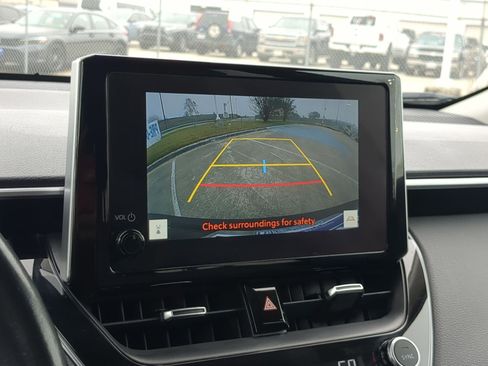 Used 2023 Toyota Corolla Cross XLE image 24