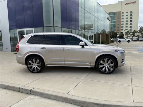 Certified 2023 Volvo XC90 B6 Ultimate w/ Protection Package Premier image 8
