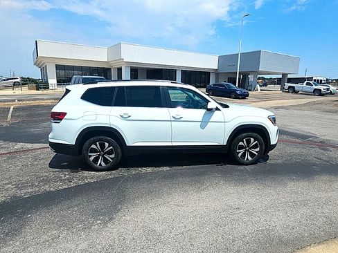 Used 2024 Volkswagen Atlas SE FWD image 4