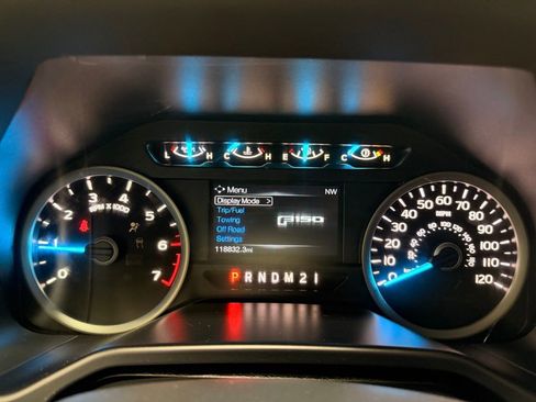 Used 2015 Ford F150 XLT w/ Equipment Group 302A Luxury image 29