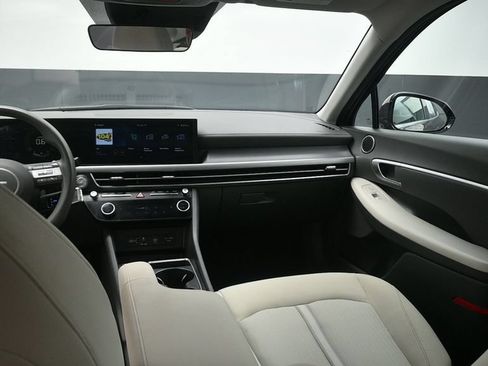 Used 2025 Hyundai Sonata SEL FWD image 14