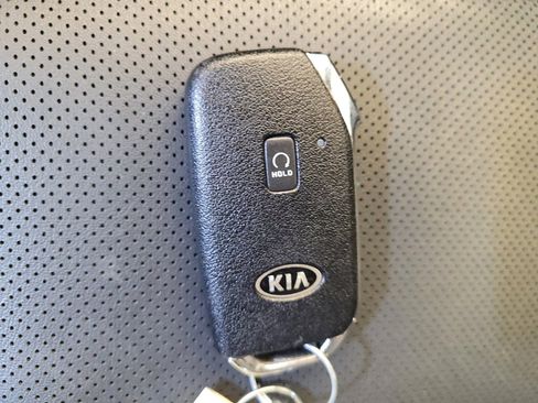 Used 2021 Kia Telluride S image 32