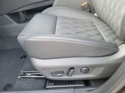 New 2026 Nissan Rogue Platinum w/ Platinum Premium Package image 16