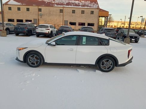 Used 2025 Kia K4 LXS image 4