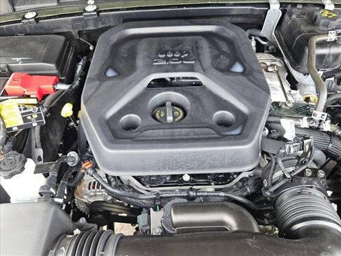 Used 2023 Jeep Wrangler Sport S image 21